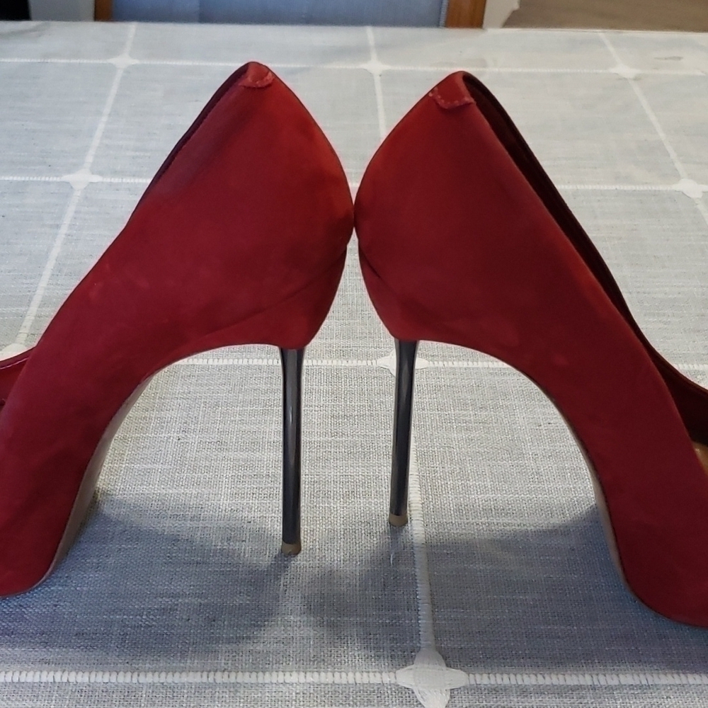 ALDO Red Stilettos Shoes, Size 39 - Picture 8 of 14